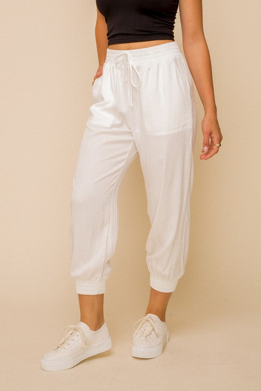 https://casualgo.ca/cdn/shop/products/ELASTICWAISTPANTSWITHPOCKETS-OffWhite.jpg?v=1623800085